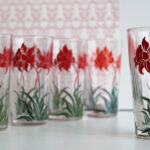 Photo 2 - Verre à fleurs rouges